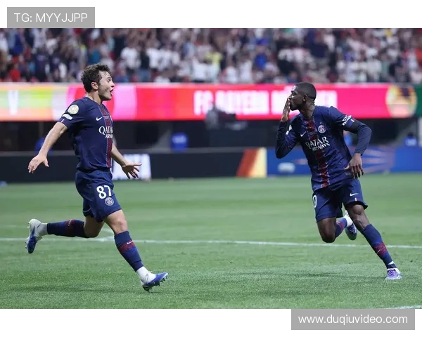 巴黎圣日耳曼vs斯特拉斯堡：阿什拉夫红牌引教练组抗议